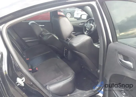 2015 Dodge Charger Road/Track z USA, uszkodzony, nr VIN 2C3CDXCT3FH738223